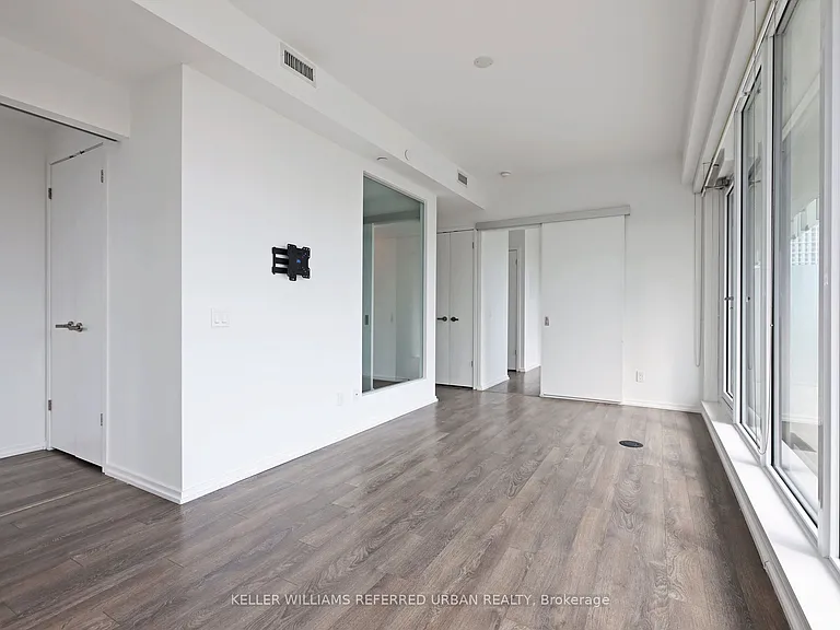 197 Yonge St #3009 — Photo 5