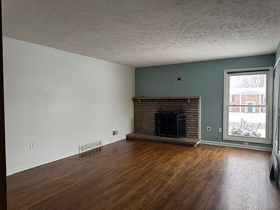 3rd image of 7512 Pimlico Dr