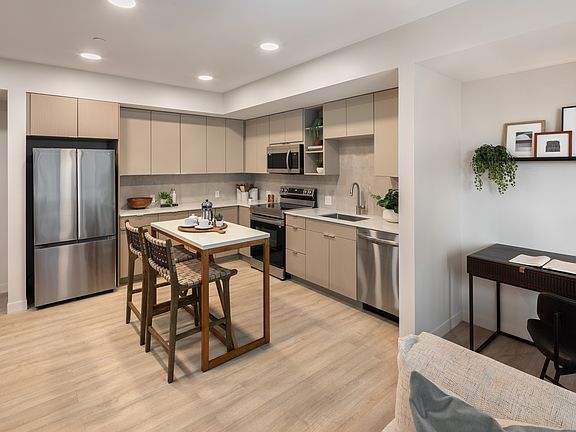 3rd image of 10555 Euclid Ave #1114