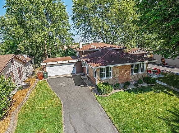 2nd image of 16741 Oconto Ave