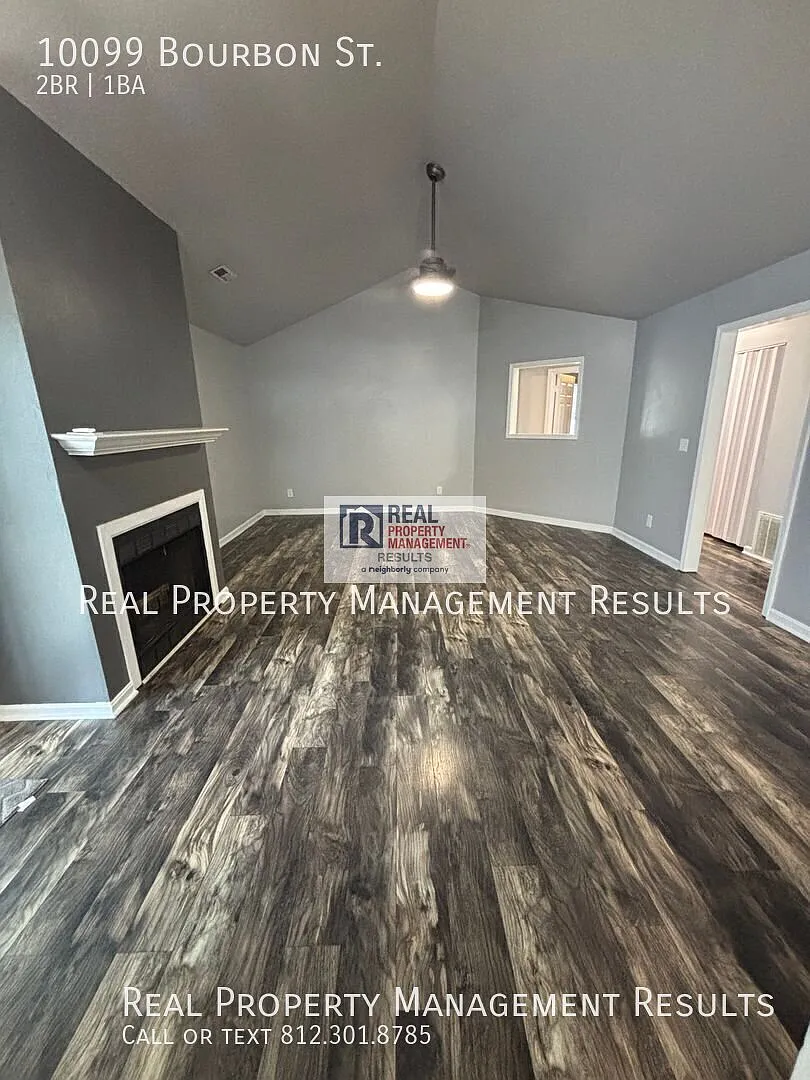 Well-Maintained Home Near Downtown Newburgh — Photo 2