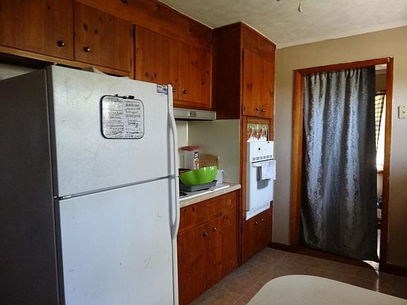 4th image of 1721 Whispering Hills Dr