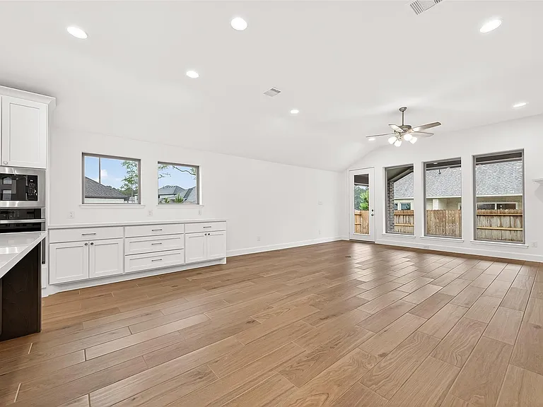 29731 Brushy Gables Dr — Photo 14