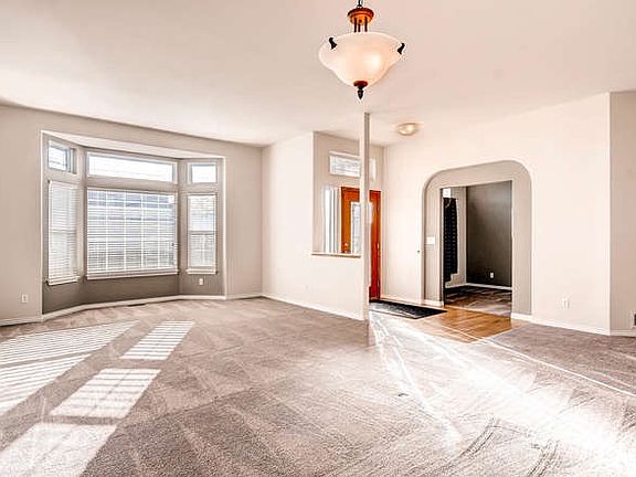 Living room/ofc entry
