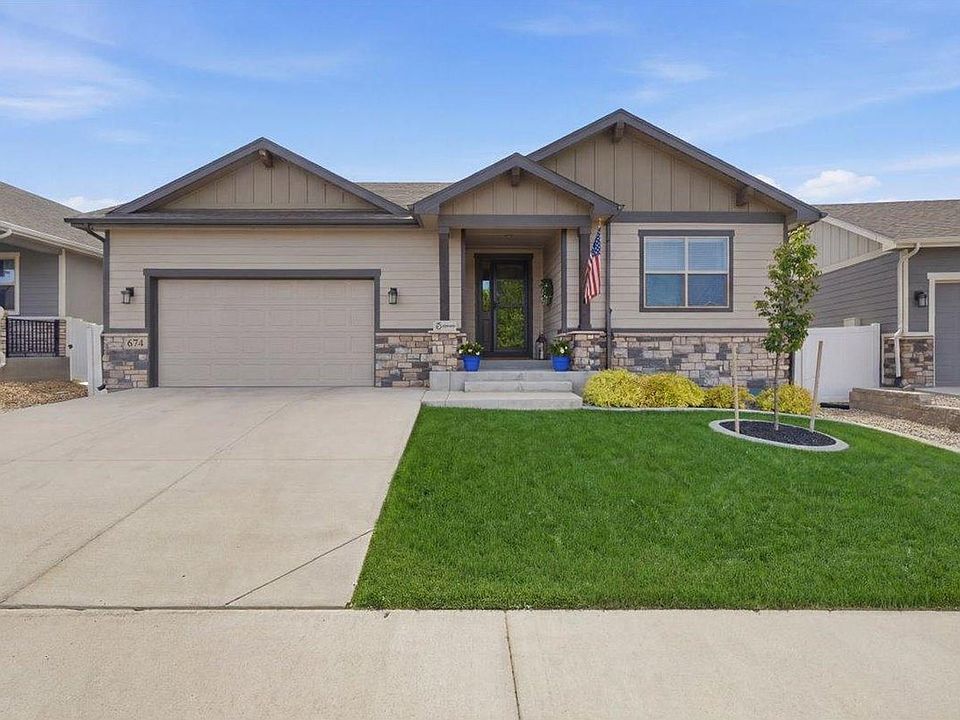 1st image of 674 Vermilion Peak Dr