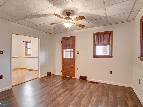 3rd image of 23 N Pleasant Ave