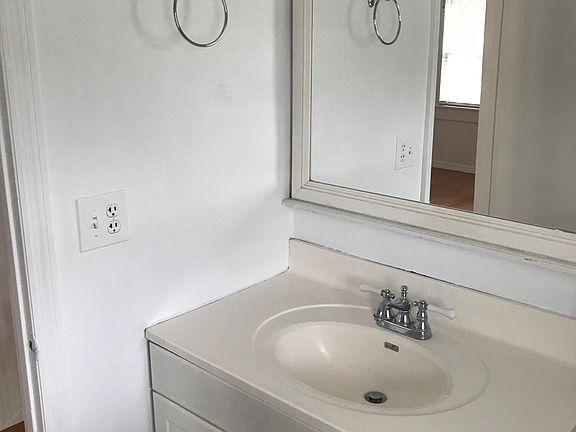 5th image of 1211 E Central Blvd APT B