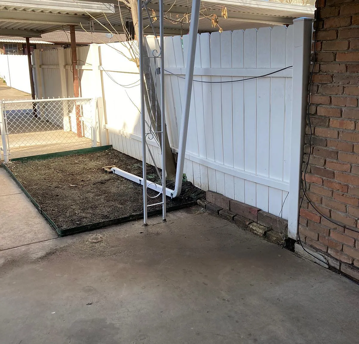 1427 Northglen St — Photo 3