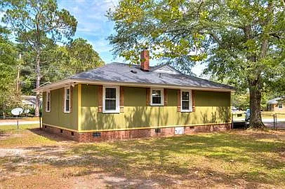 3 bed, 1.5 bath, 1050 sqft, $1,350 — Photo 3