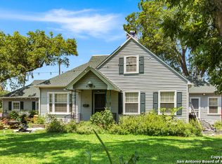 821 Burr Rd, Terrell Hills, TX 78209