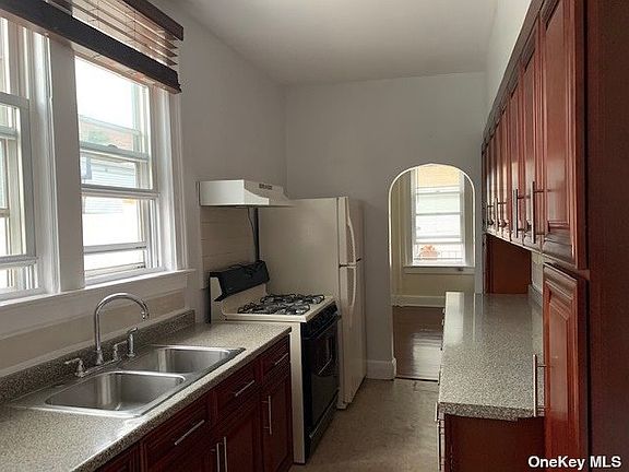 3rd image of 18-17 121st St #1