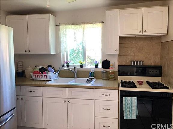 3rd image of 252 Santa Mariana Ave