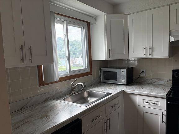 4th image of 1001 Old Colony Rd APT 1-3