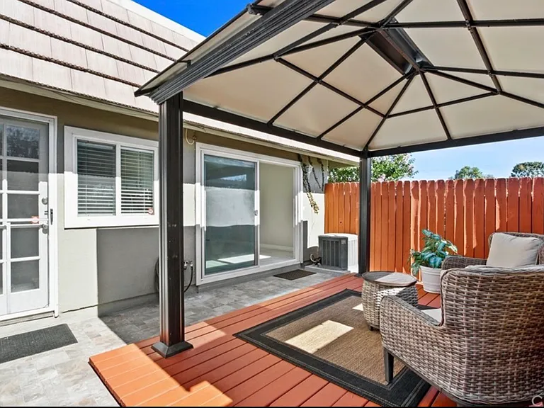 4622 Larwin Ave — Photo 11