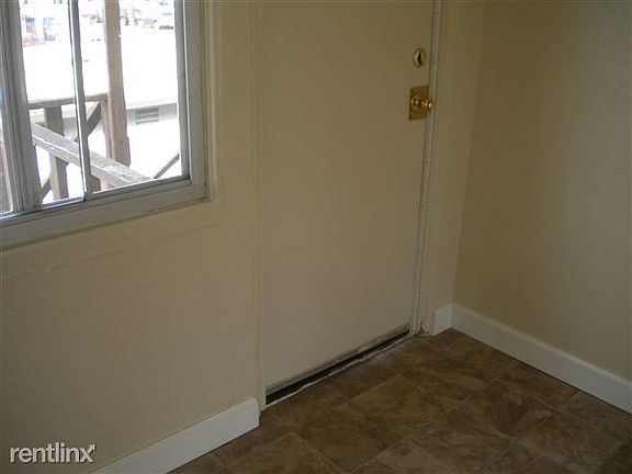 3rd image of 254 Ash Ave