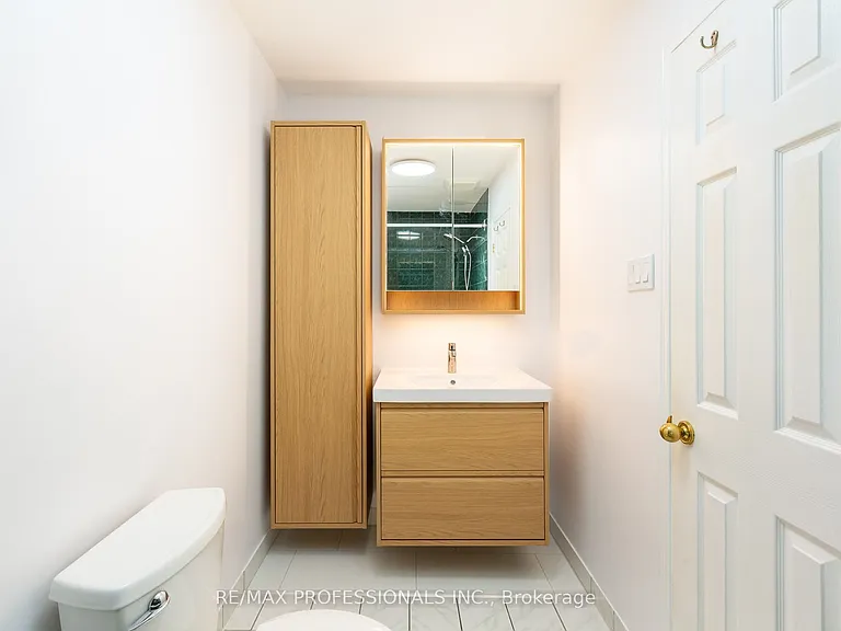 4 Runnymede Rd — Photo 27
