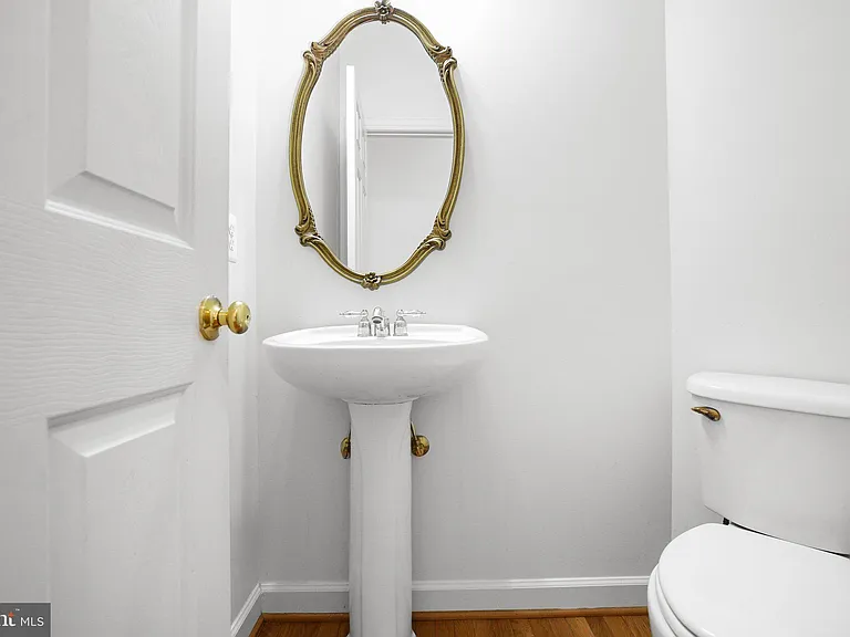 1002 Dorthea Ct — Photo 17