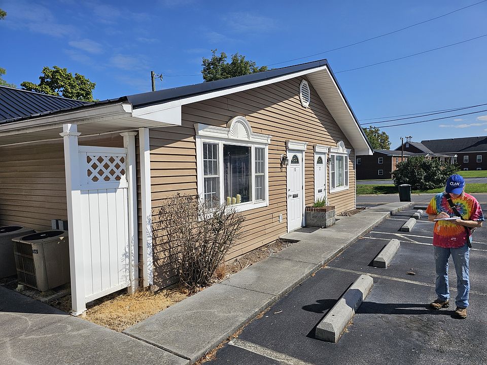 Front view of 1411 West G #1 and #2