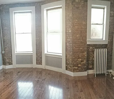 Rented by Mendy Realty Inc | media 61