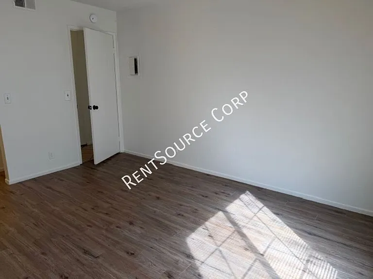 2554 Olive Dr #117 — Photo 14