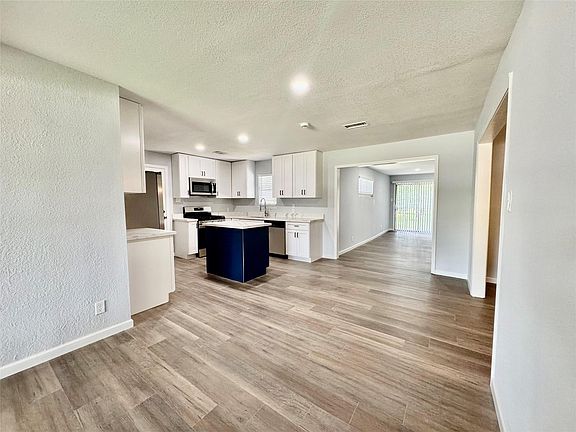 4th image of 4131 Dacca Dr