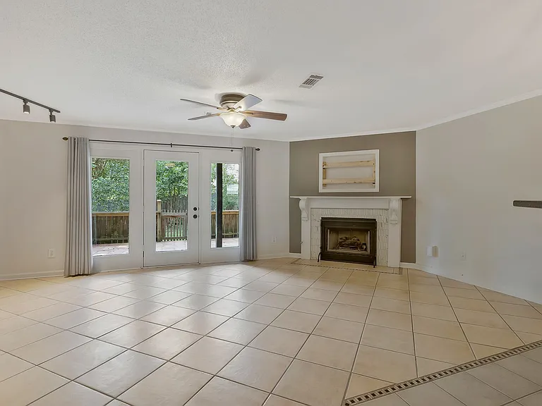 1809 Brockton Pl — Photo 3