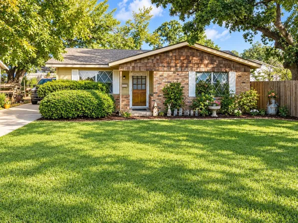 120 & 118 Woodland Ave, Corsicana, TX 75110