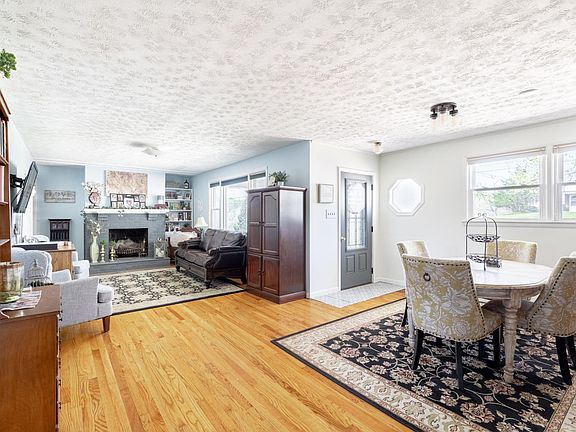 3rd image of 7135 Suncrest Dr