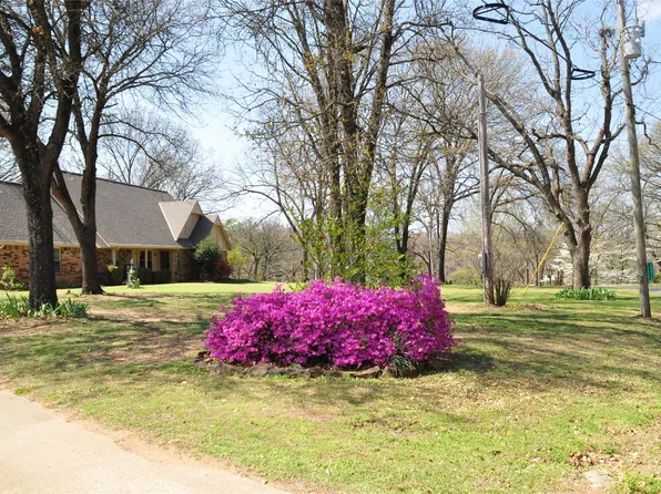 14212 E Dogwood Ln, Claremore, OK 74019