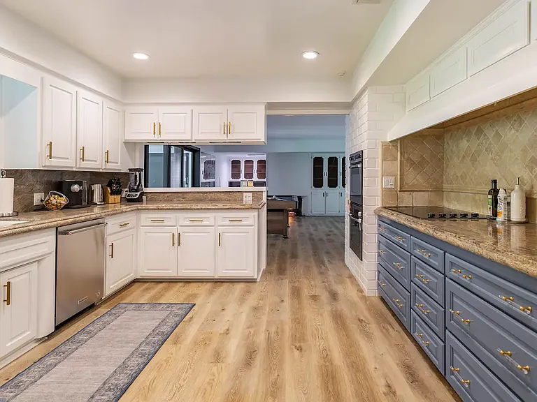 17133 Adlon Rd — Photo 32