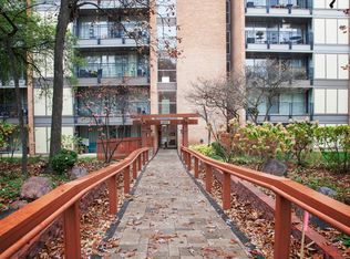 6010 Oakwood Dr APT 3K, Lisle, IL 60532