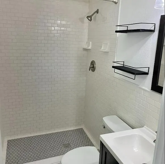 7509 Delafield Ln — Photo 9