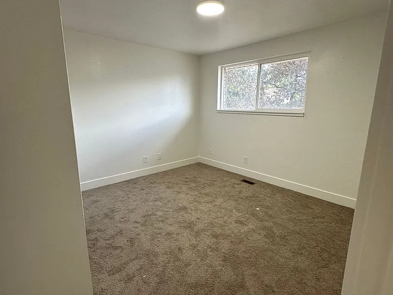 1076 S Virginia Cir — Photo 10