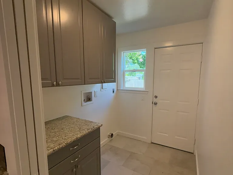 681 S Orchard Ave — Photo 4