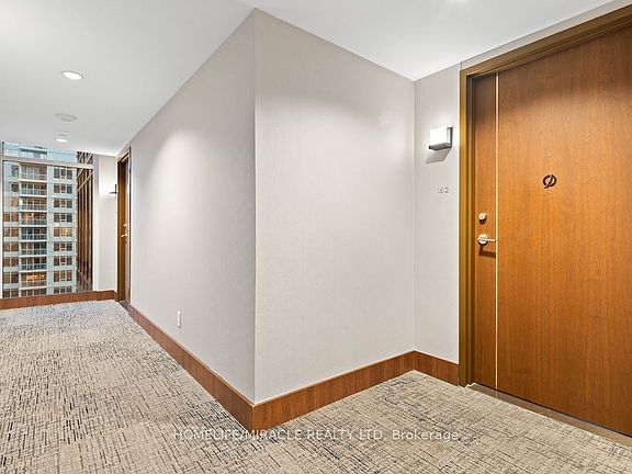 2nd image of 80 Queens Wharf Rd #1612