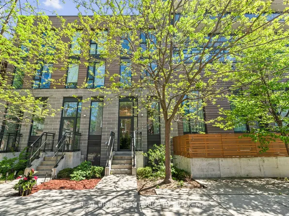 16 Filmic Ln #Townhouse 3, Toronto, ON M4M 3R1