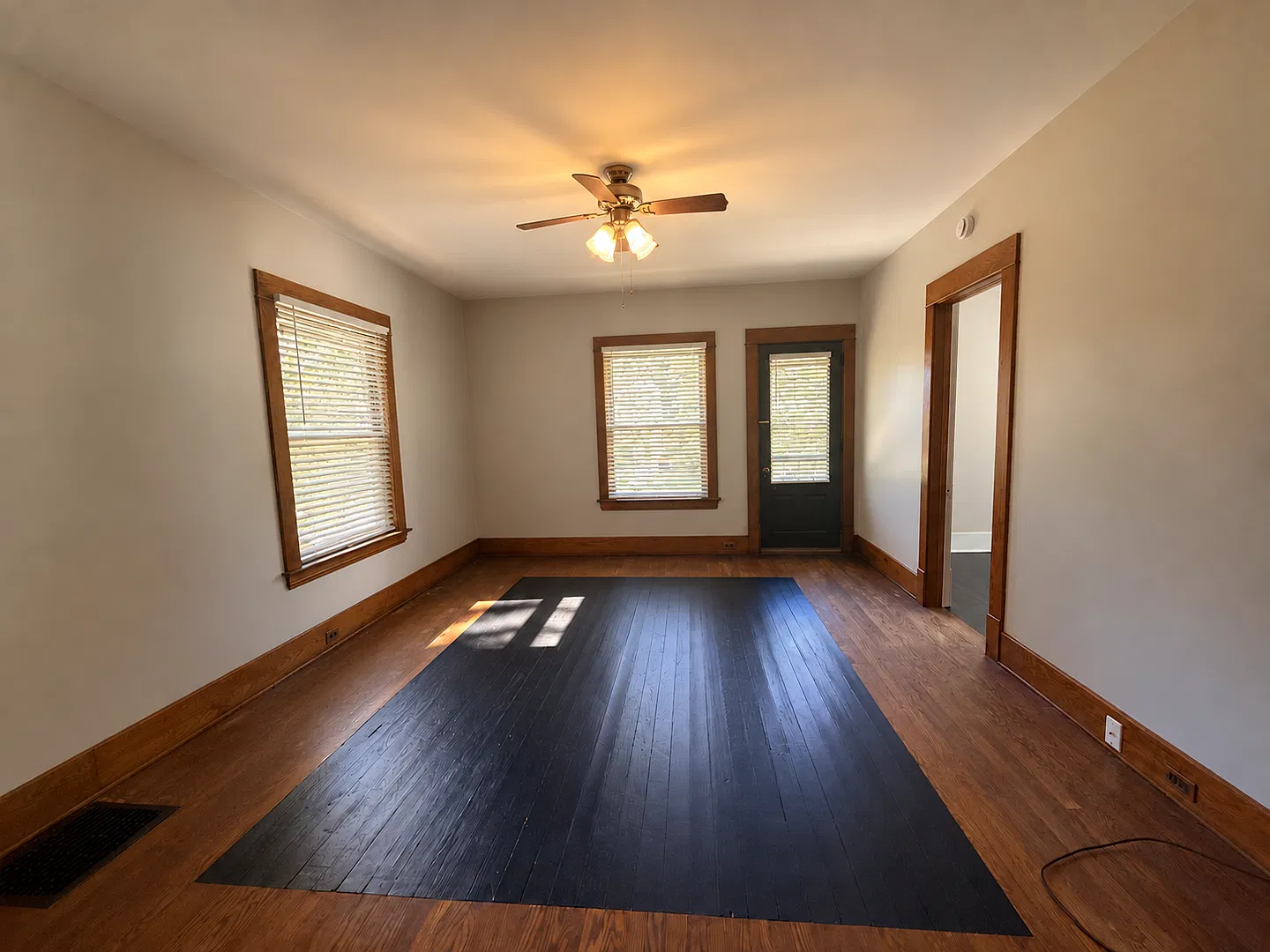 Move-In Special! Roomy 2 Bedroom Apartment On The Growing Nw Side! An Availability That Won't Last! — Photo 2