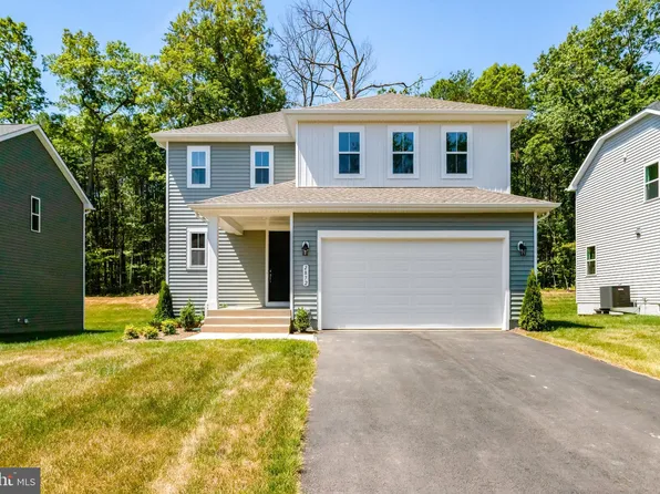 2872 White Tail Dr, Locust Grove, VA 22508