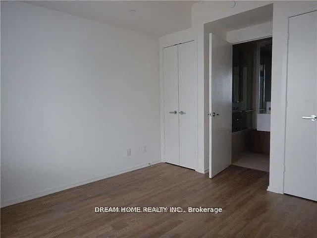 1 Bloor St E #3708 — Photo 4