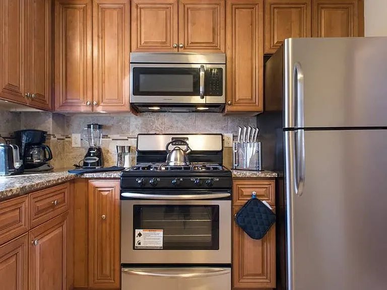 37 Oxford Cir #P — Photo 2