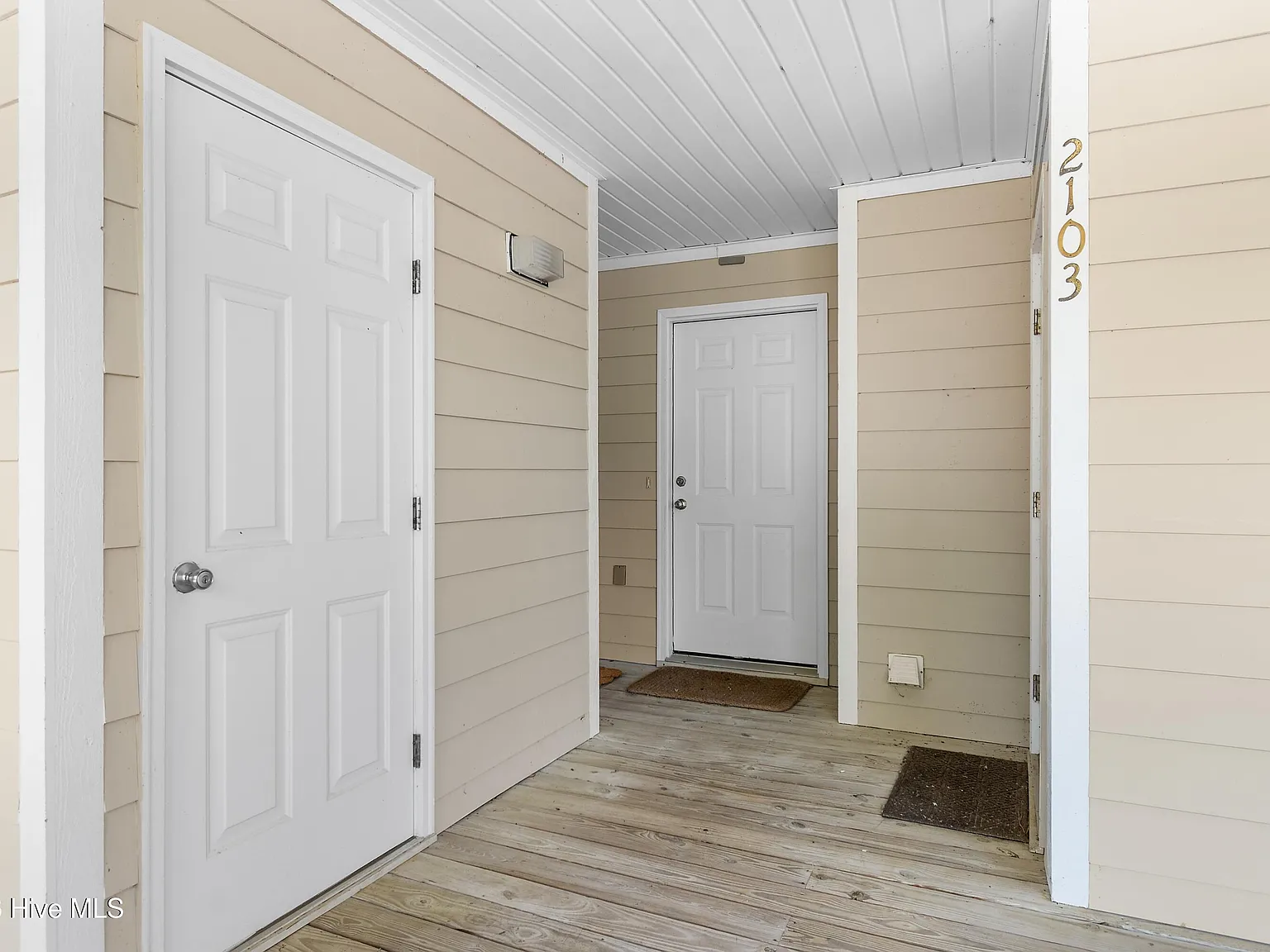 2 bed, 2.0 bath, $2,400 — Photo 2