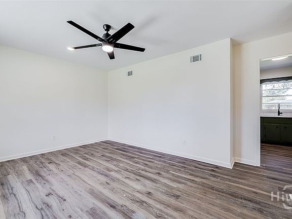 3rd image of 315 Clifton Drive