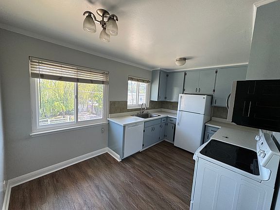 4th image of 922 Academy Ave #3