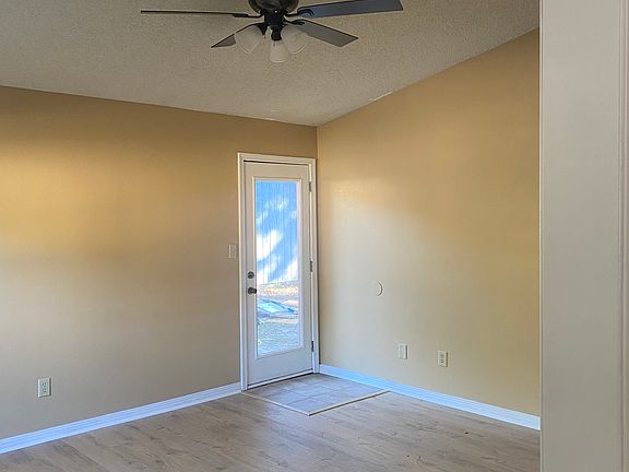 3rd image of 3020 Pickford Pl