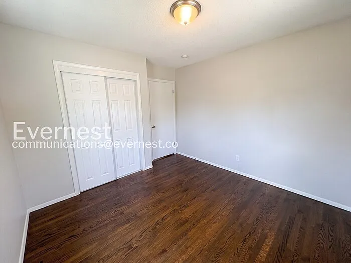 11912 Beacon Ave — Photo 18