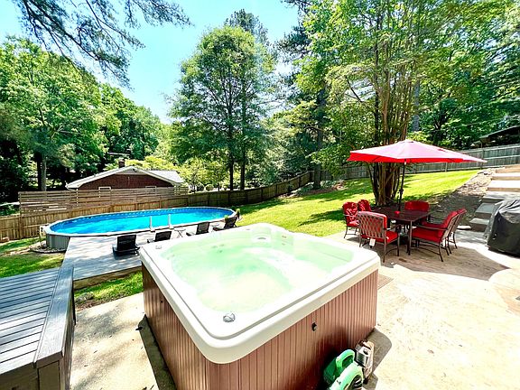 Backyard: Pool only open May - Sep, HotTub open all year long.