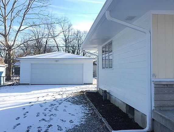 3rd image of 7665 E 50th St