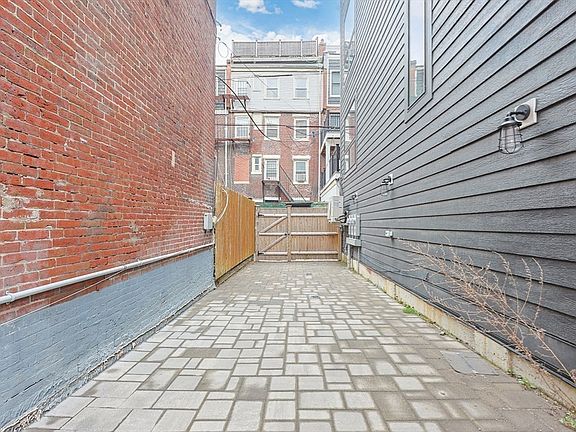 4th image of 43 Stillman St #1