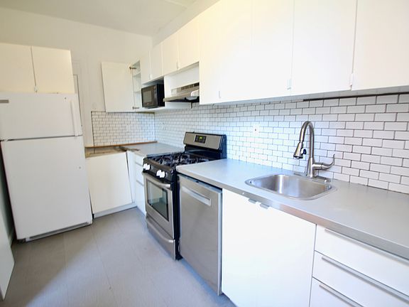 4th image of 400 Wythe Ave #3