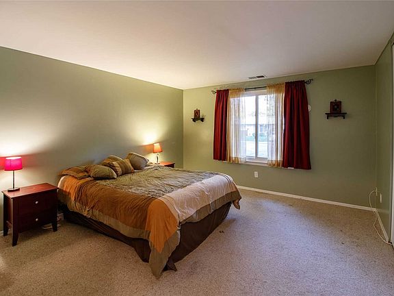 3rd image of 106 Glen Hollow Dr